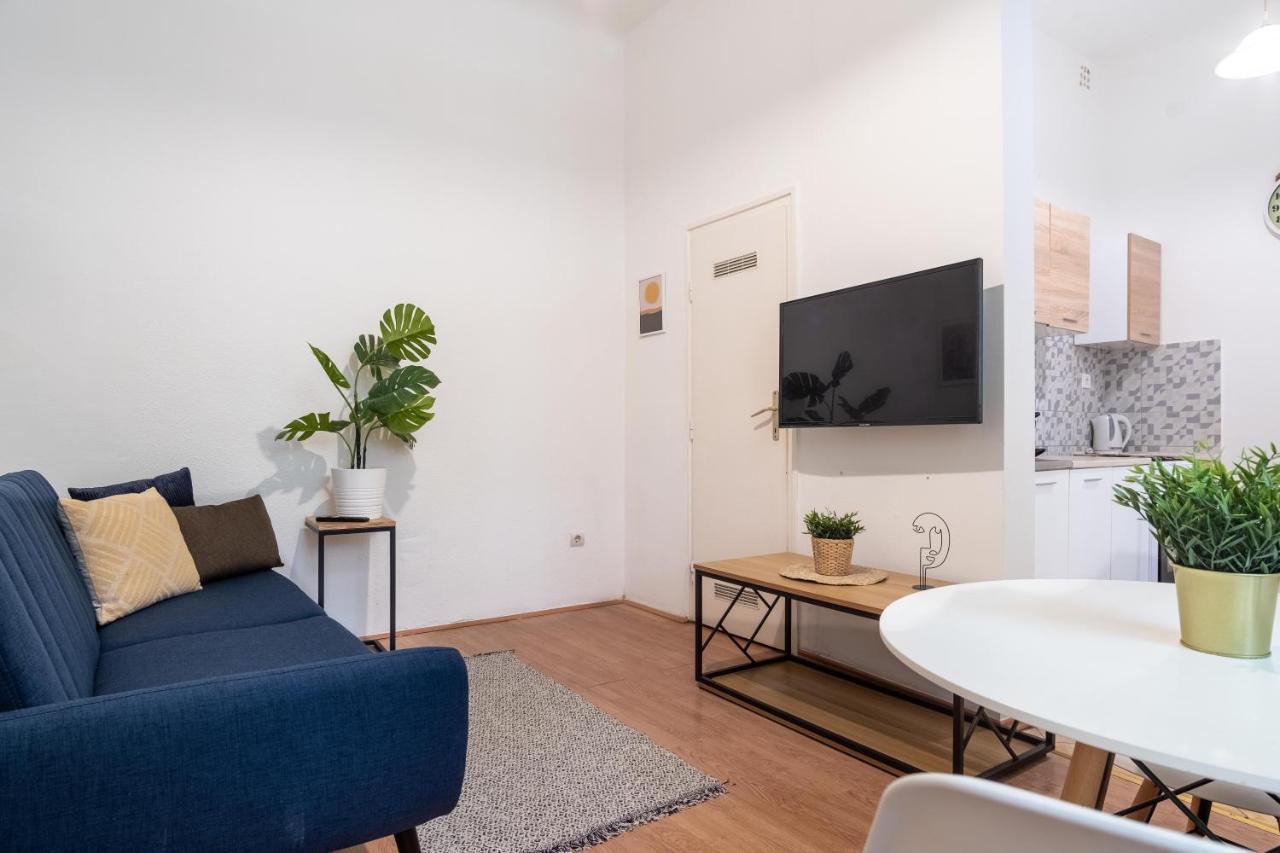 Apartamento Very Central 1-Br Apt With Patio Budapest Exterior foto
