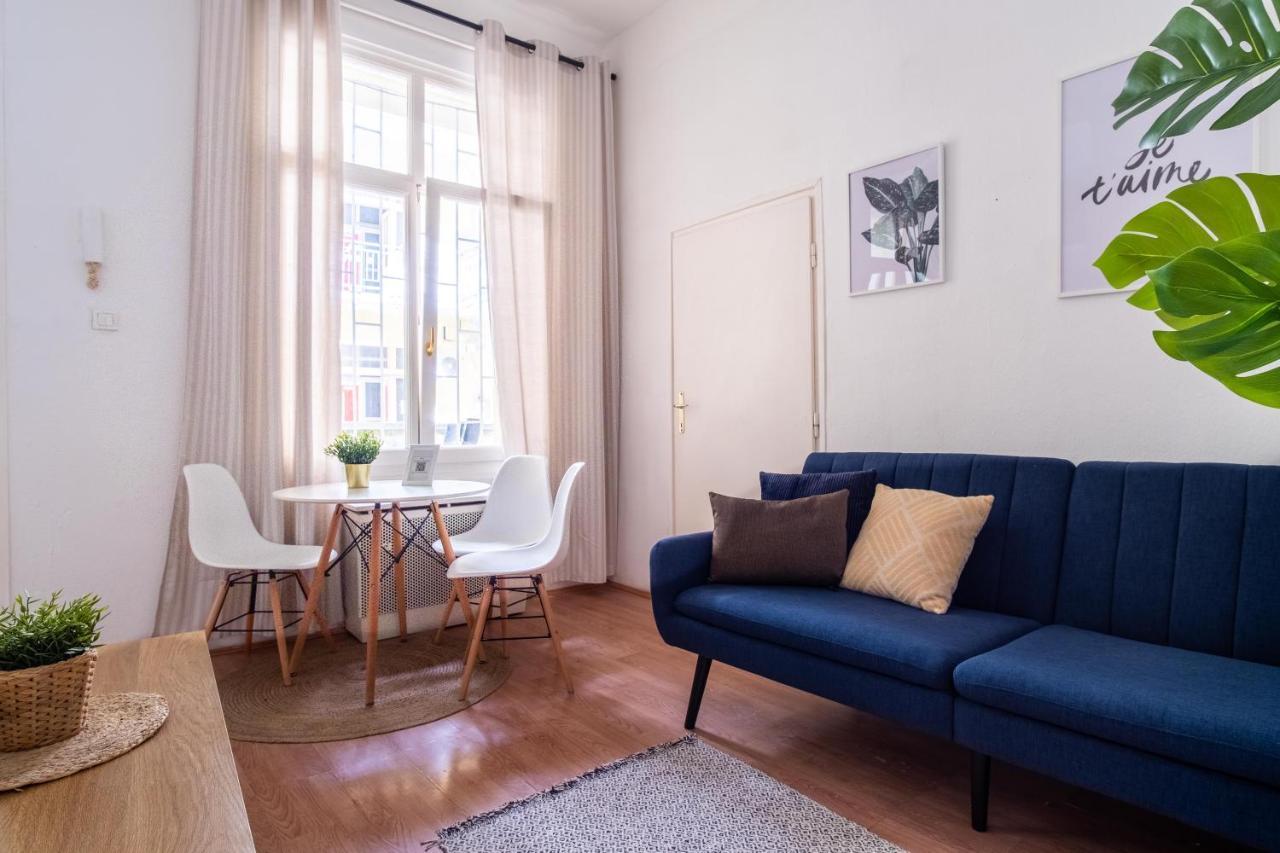Apartamento Very Central 1-Br Apt With Patio Budapest Exterior foto