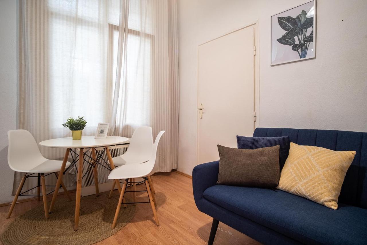 Apartamento Very Central 1-Br Apt With Patio Budapest Exterior foto